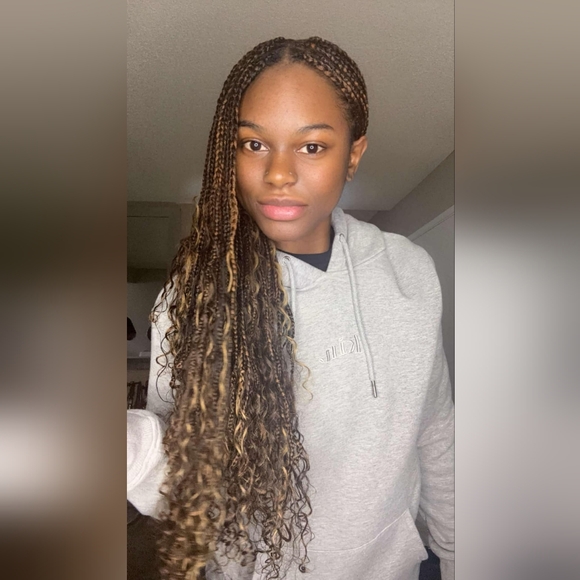 Meet your Posher, Erykah - Picture 1 of 1